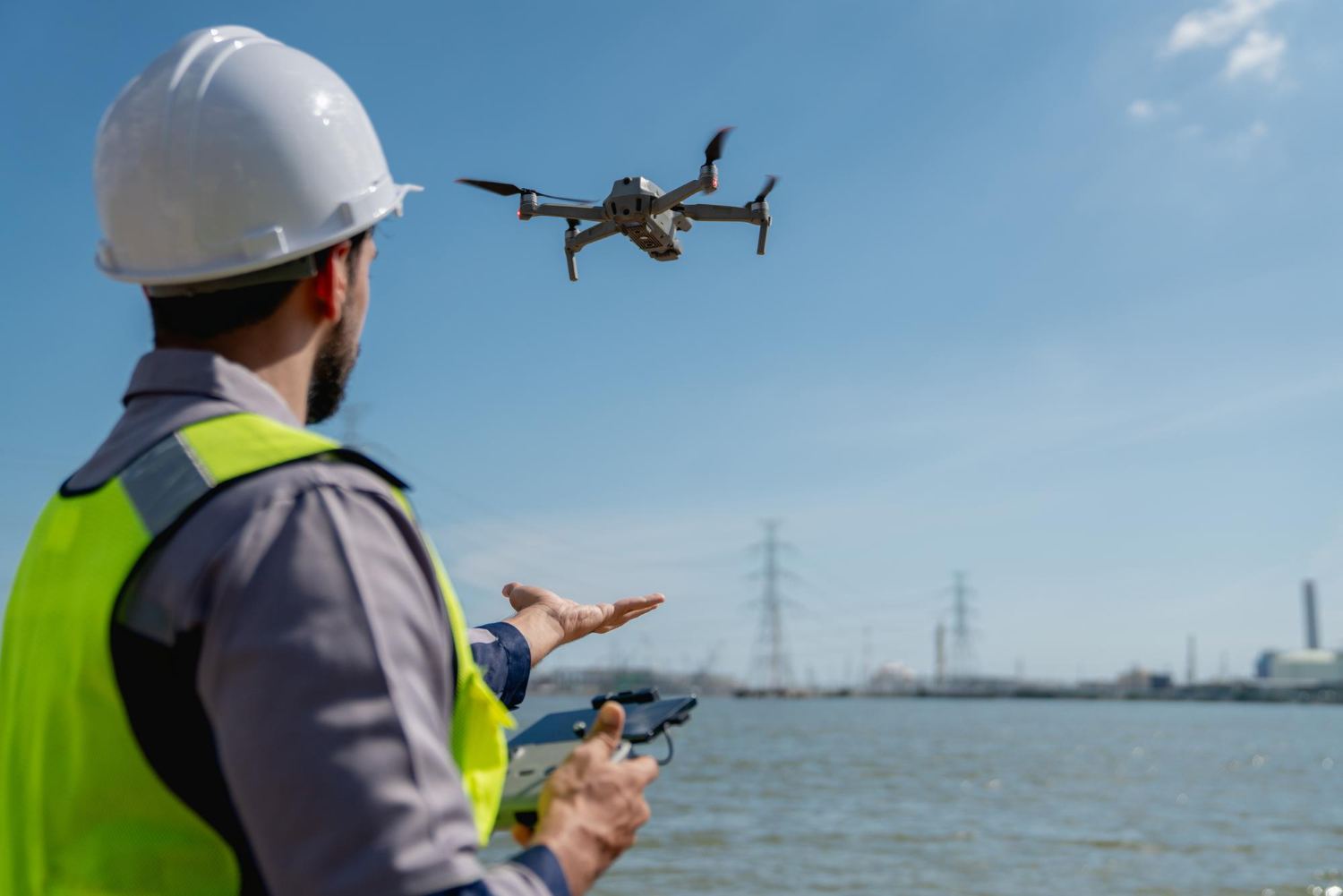Industrijski operater lansira namenski dron pored infrastrukture